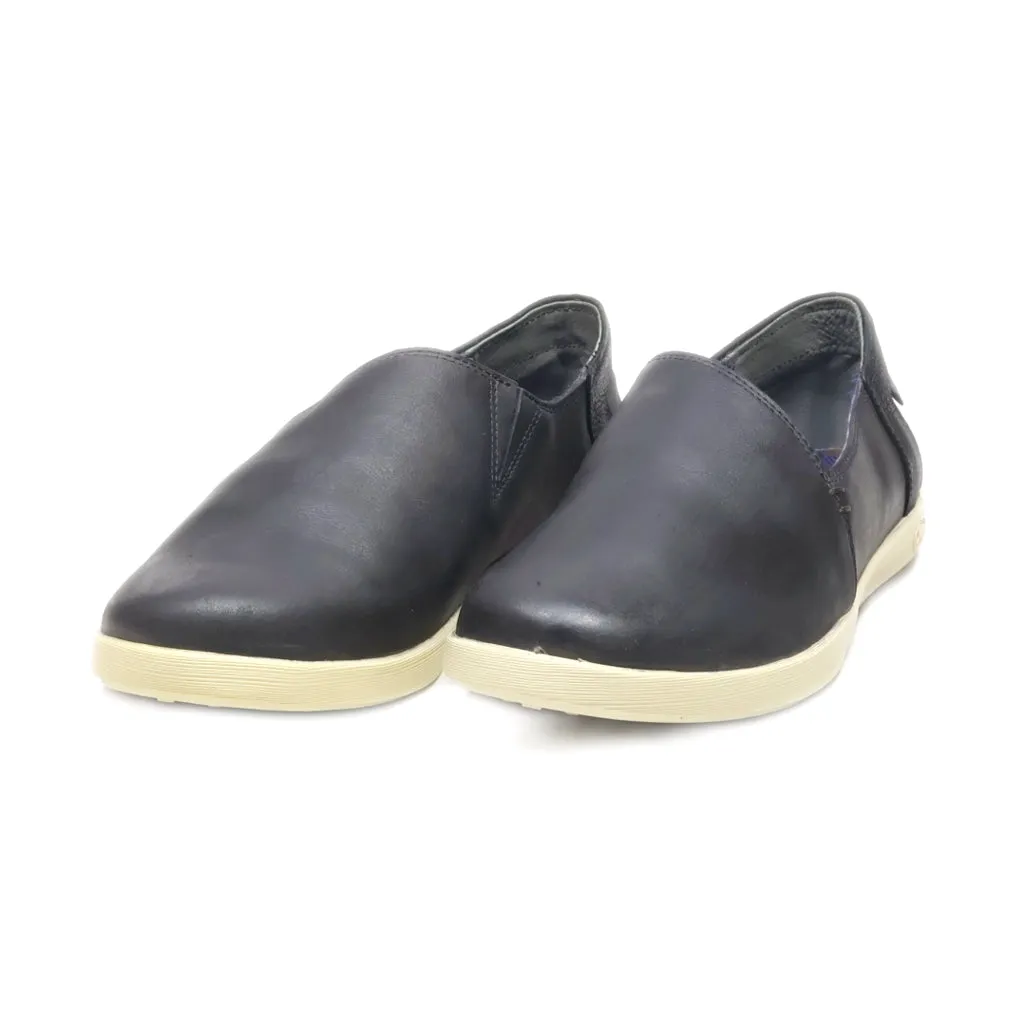Chaco Inoia Low-Top Sneakers Leather Black Colour For Women